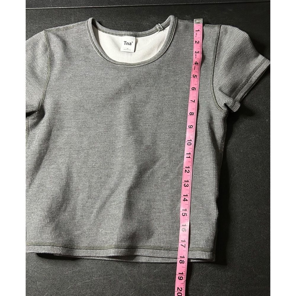 Aritzia TNA Waffle Knit Crop Tee Size M - Picture 9 of 9